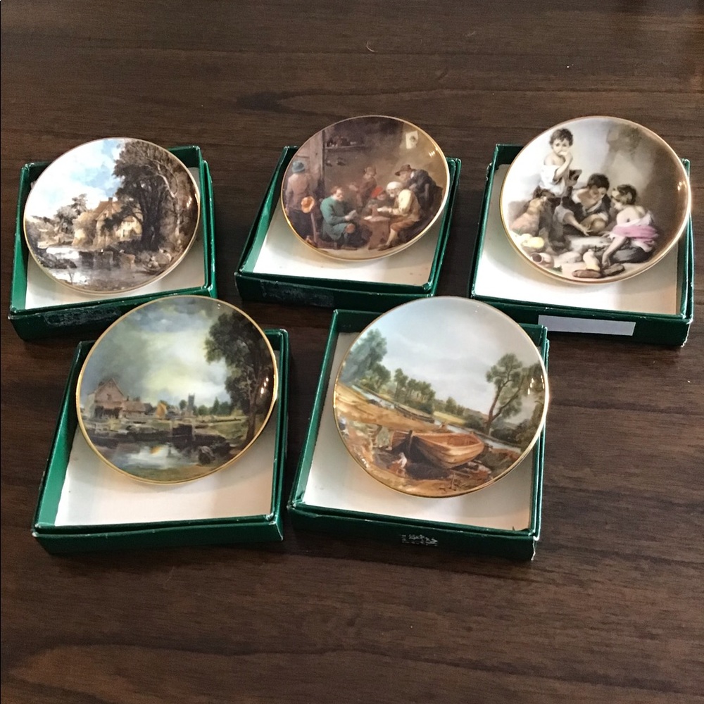 Five Vintage Crown Staffordshire Fine Bone China collection plates